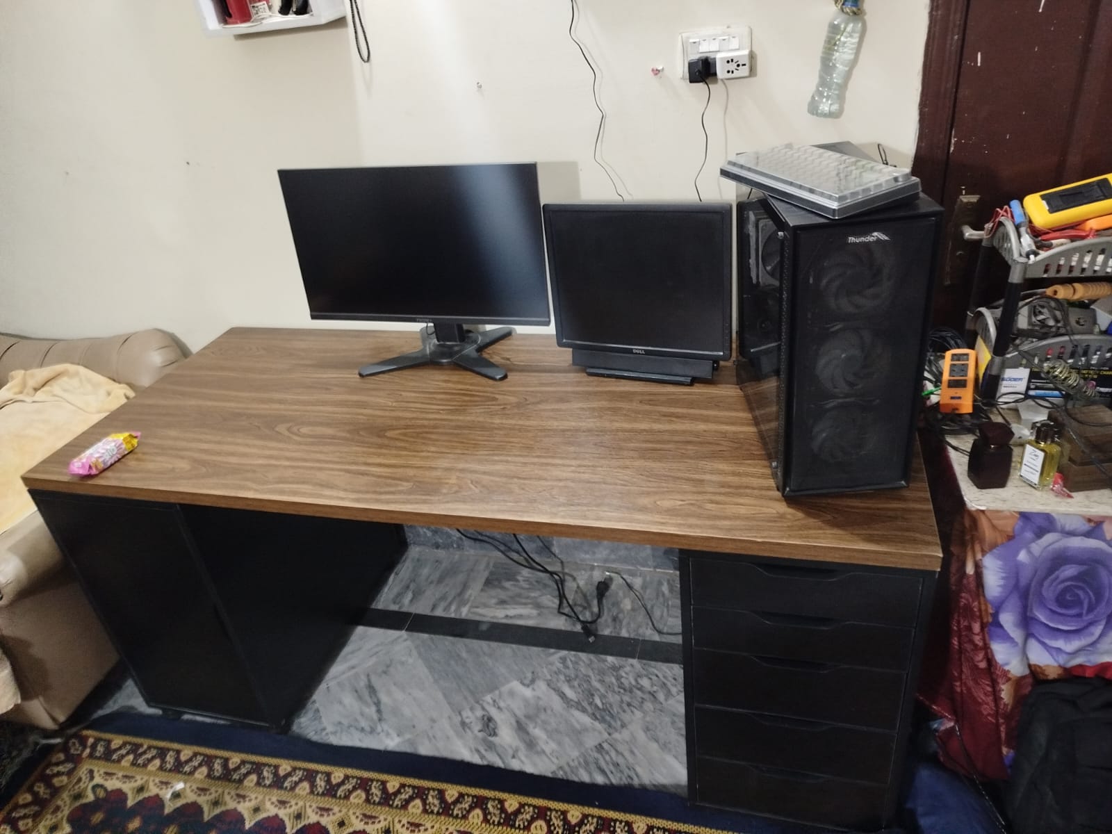 Stallion Gaming Desk1