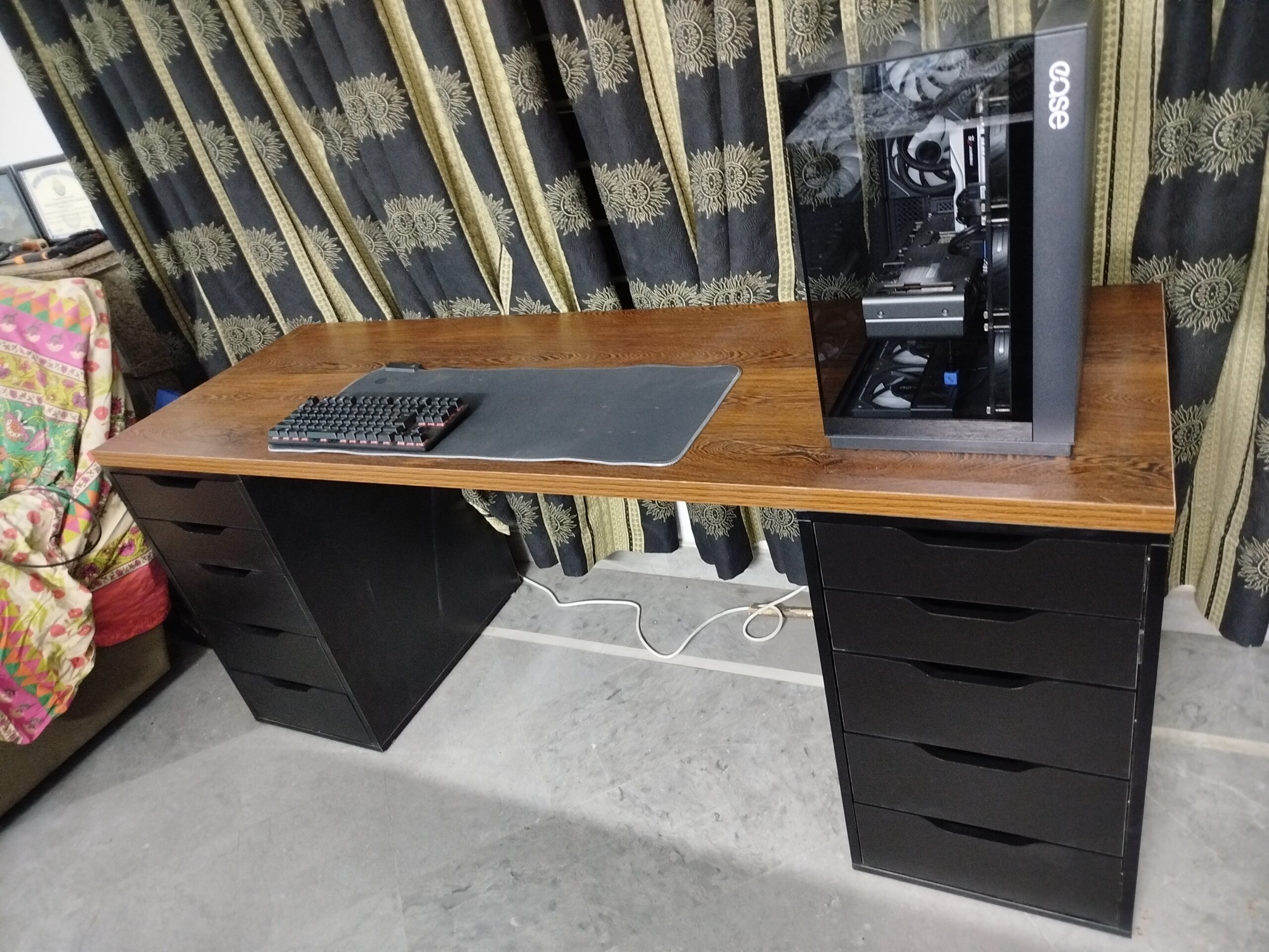 Stallion Gaming Desk